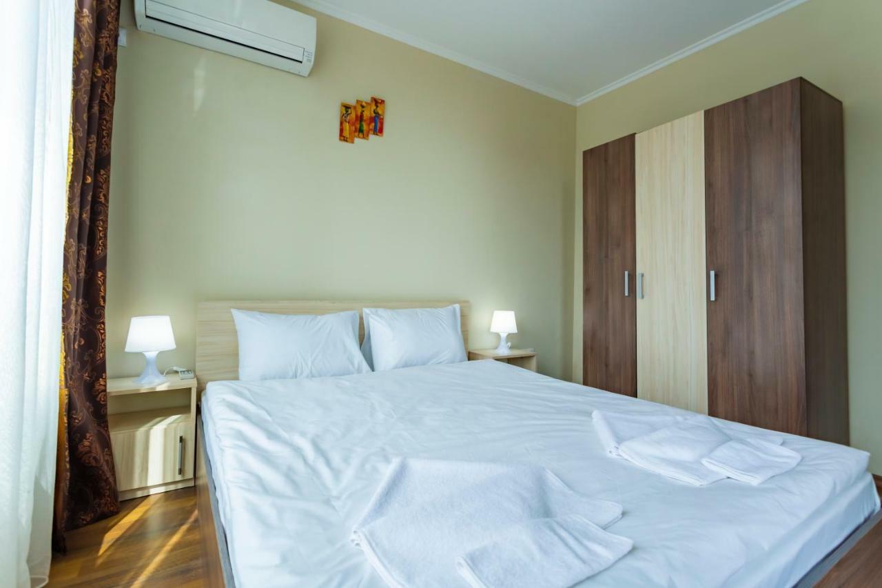 Rose Gardens Apart Hotel Pomorie Exterior photo